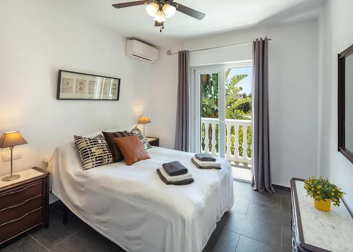 Family Mijas-costa Close To The 别墅 *